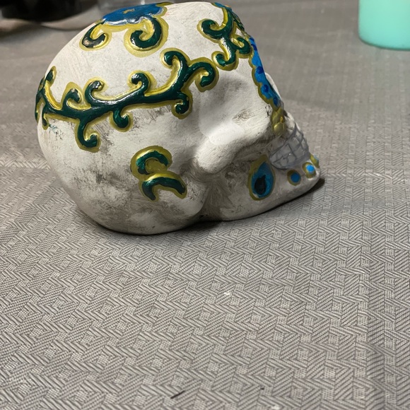Skull Sculpture!~hand-painted~ - Picture 2 of 3